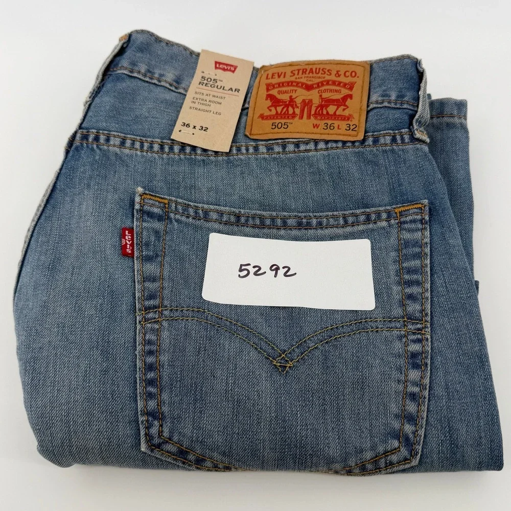 Levis 505 Regular Fit Jeans Mens 36x32 Medium Wash Blue Straight Leg Denim NEW